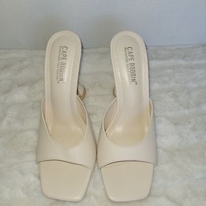Cape Robbin Cream Heels